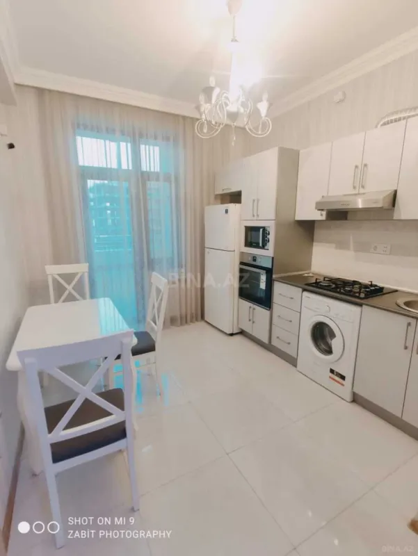 Kirayə verilir 2 otaqlı mənzil 80 m²
