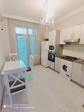Kirayə verilir 2 otaqlı mənzil 80 m²