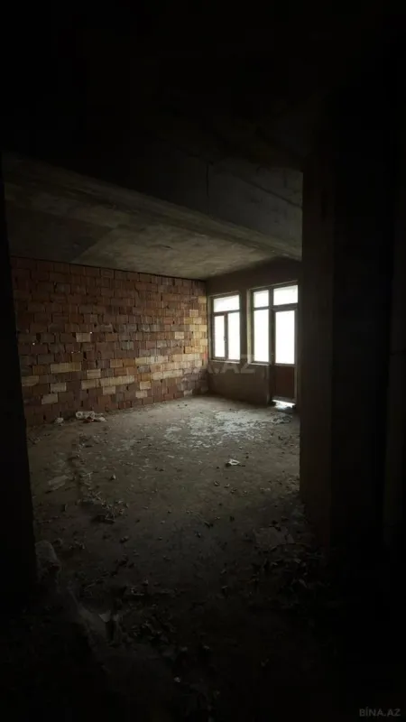 Satılır 2 otaqlı mənzil 83 m²