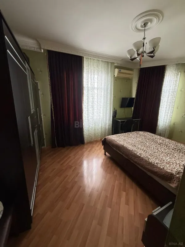 Satılır 3 otaqlı mənzil 120 m²
