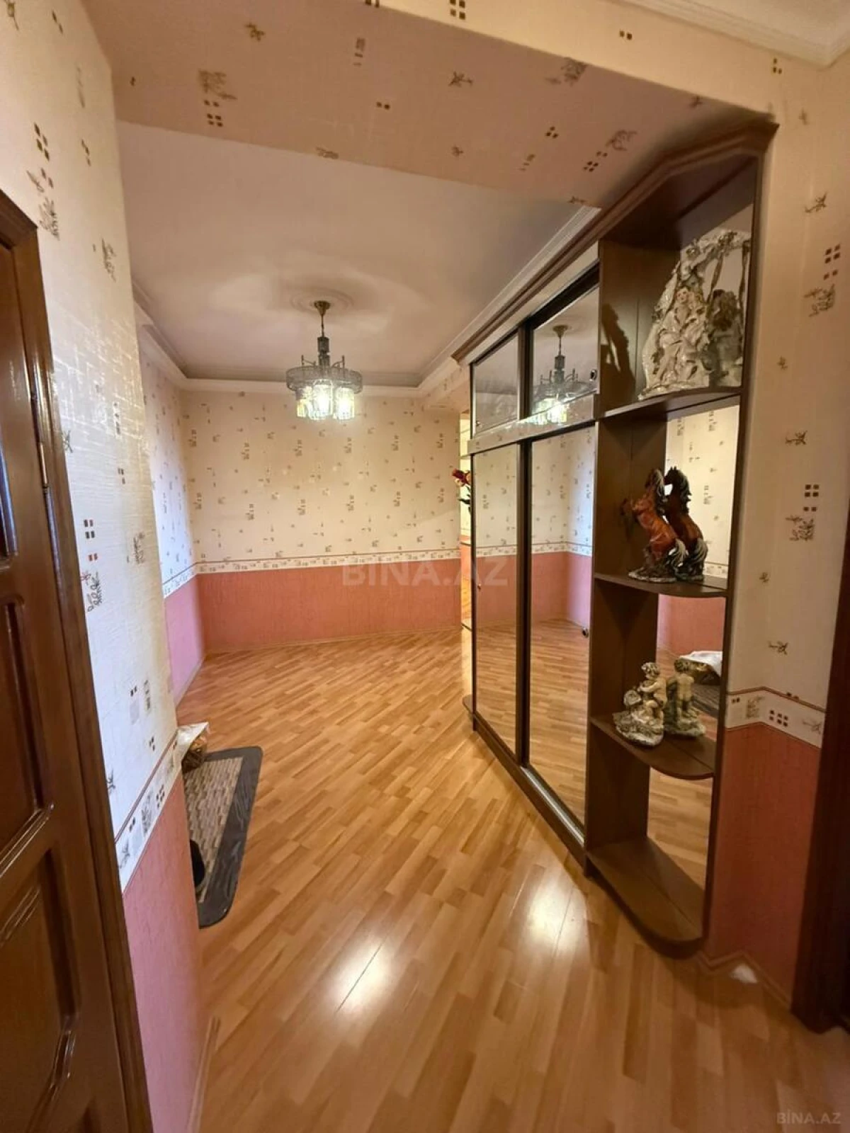 Satılır 3 otaqlı mənzil 120 m²