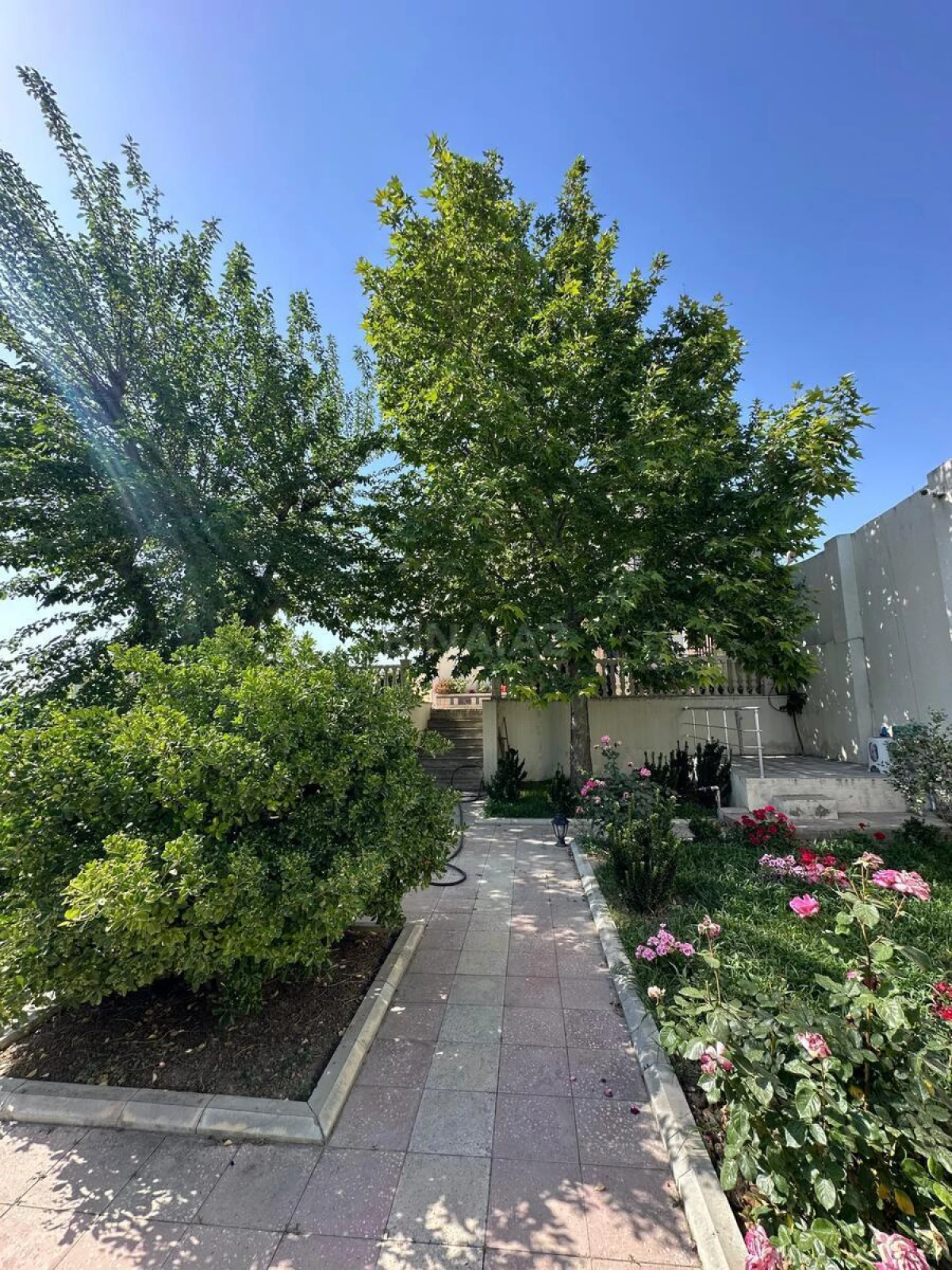 Satılır 6 otaqlı həyət evi 270 m²