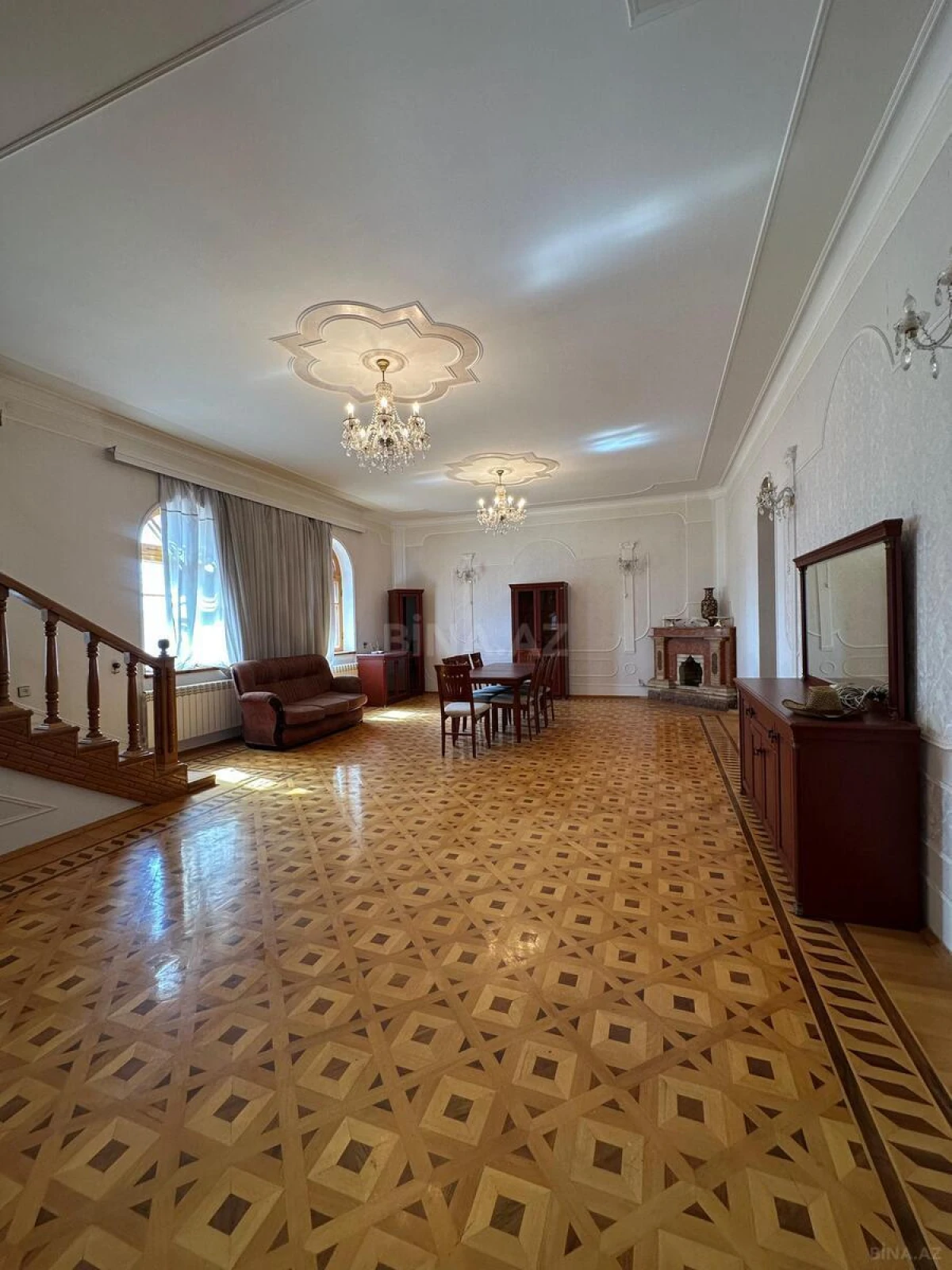 Satılır 6 otaqlı həyət evi 270 m²