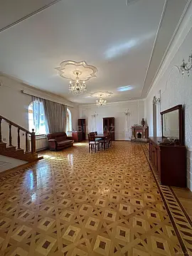 Satılır 6 otaqlı həyət evi 270 m²