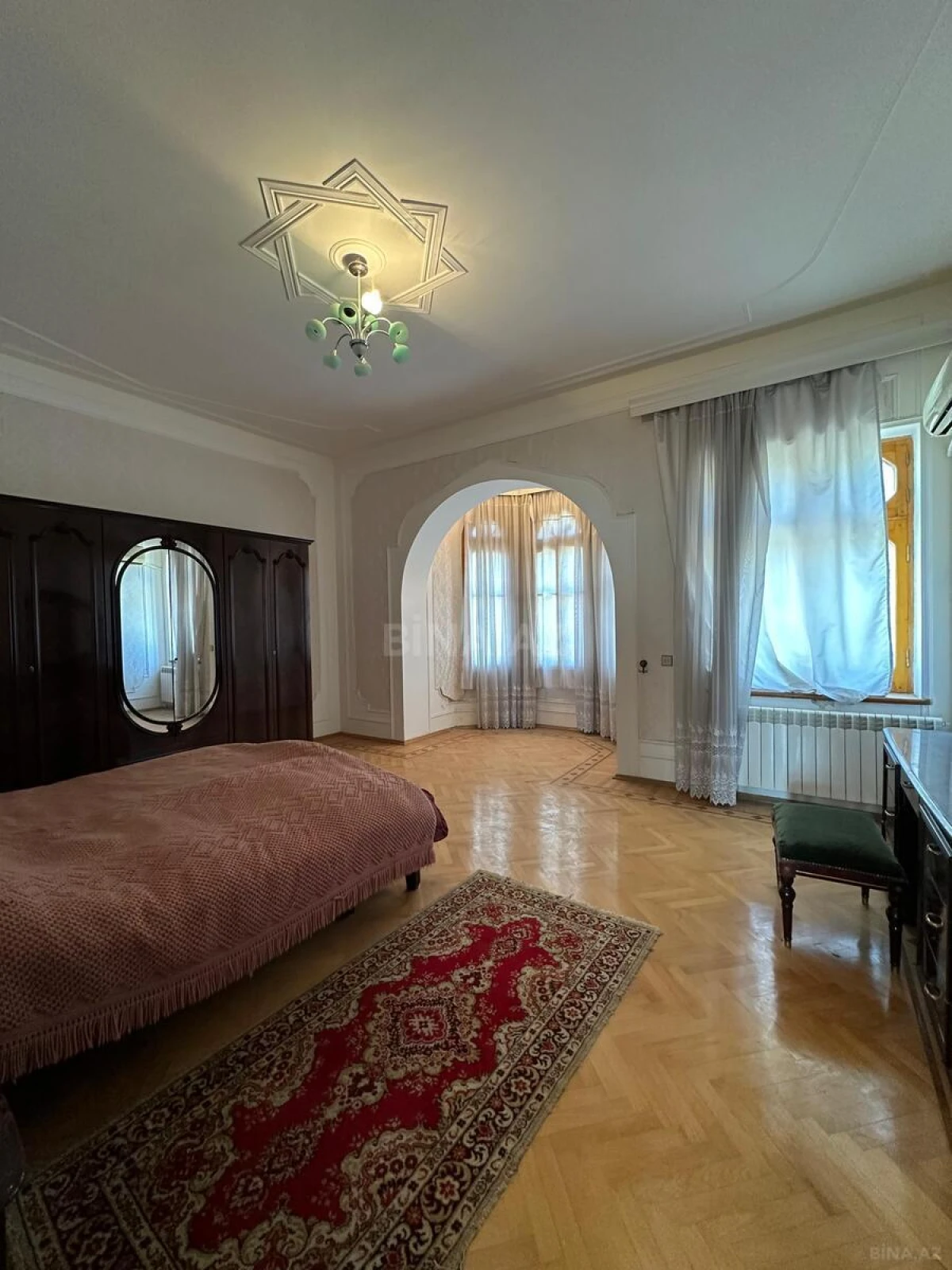 Satılır 6 otaqlı həyət evi 270 m²
