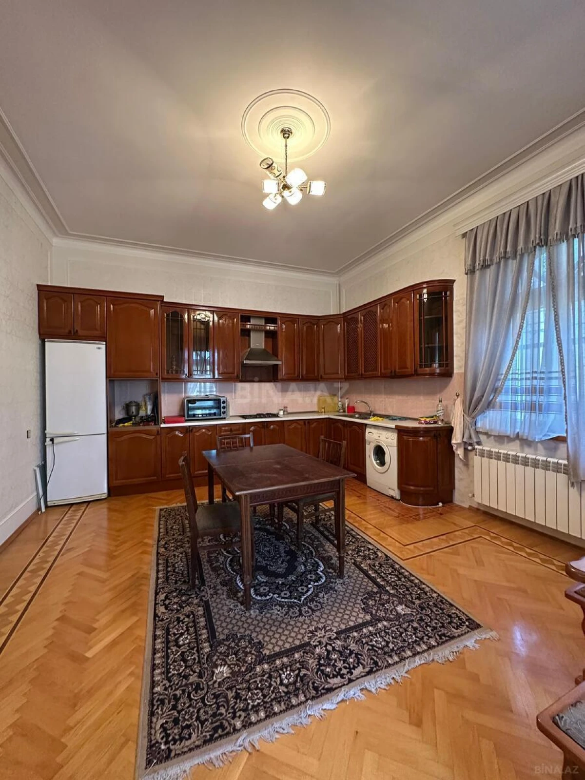 Satılır 6 otaqlı həyət evi 270 m²