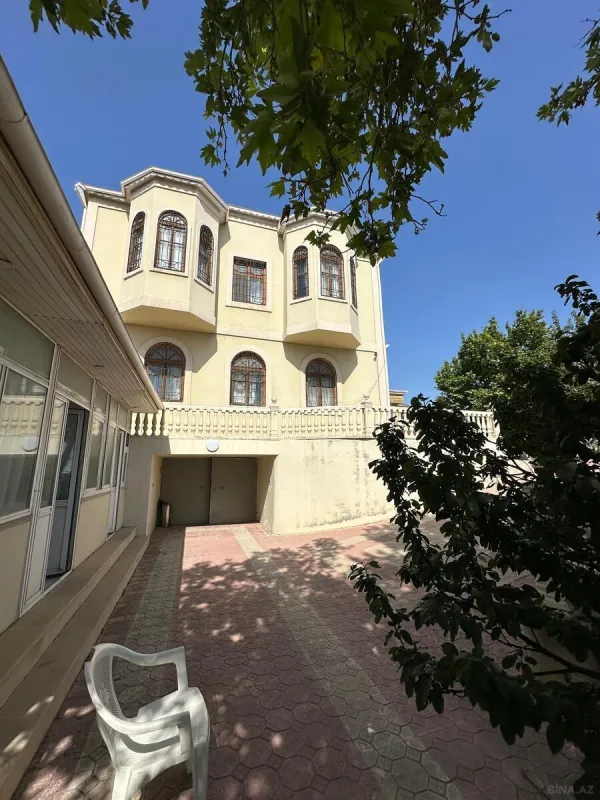 Satılır 6 otaqlı həyət evi 270 m²