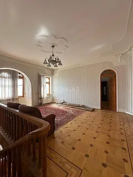 Satılır 6 otaqlı həyət evi 270 m²