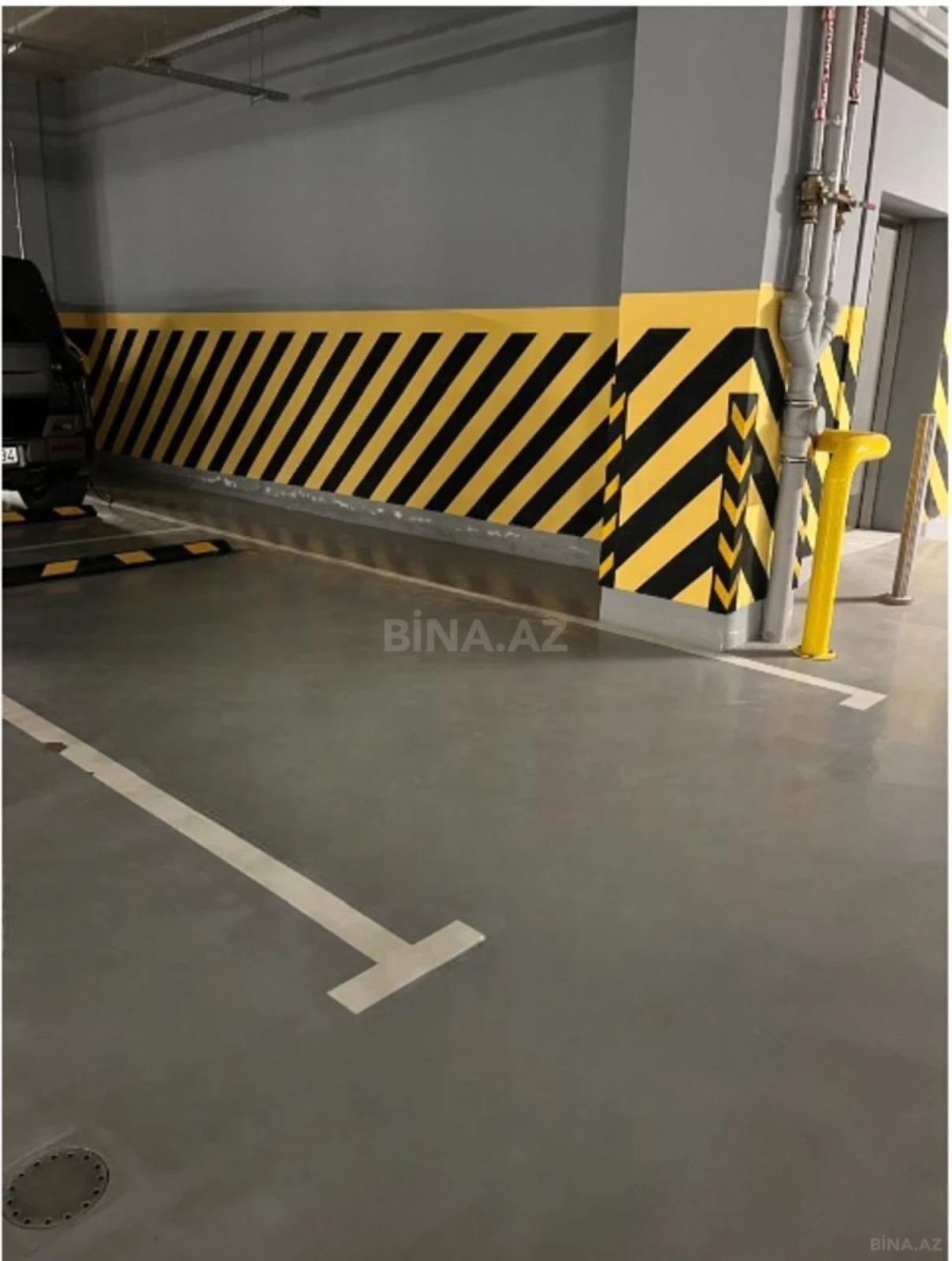 Satılır 4 otaqlı mənzil 135.7 m²