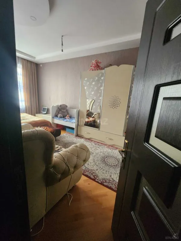 Satılır 5 otaqlı həyət evi 270 m²