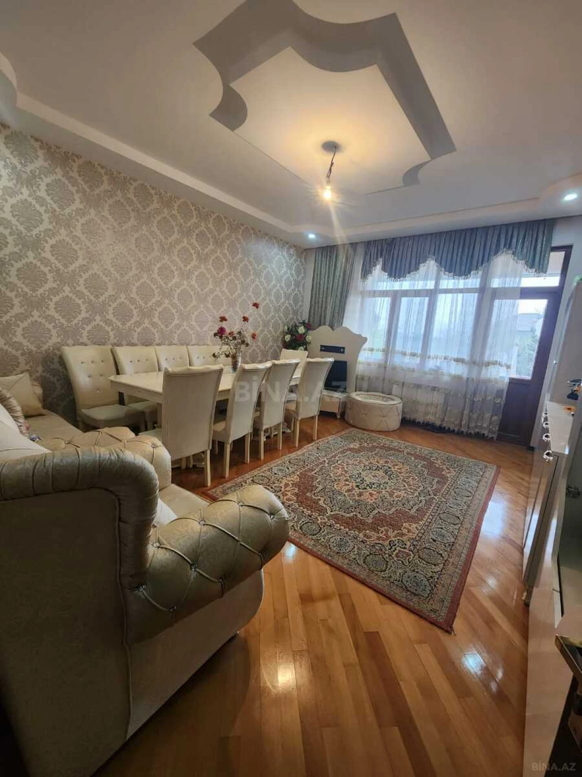 Satılır 5 otaqlı həyət evi 270 m²