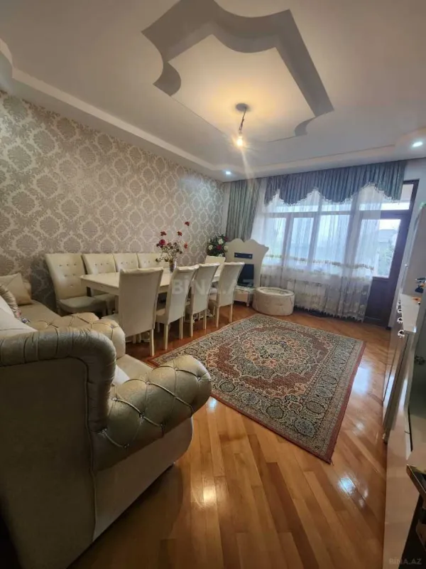 Satılır 5 otaqlı həyət evi 270 m²