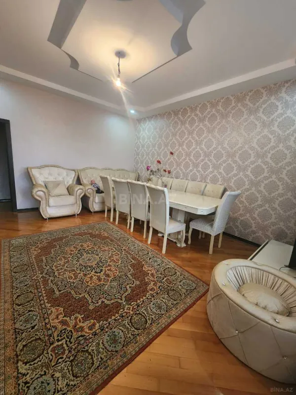 Satılır 5 otaqlı həyət evi 270 m²