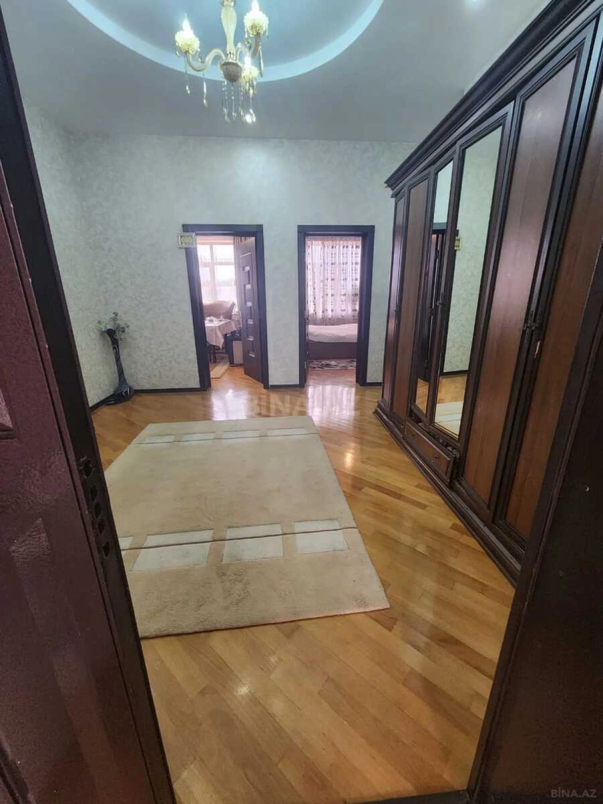 Satılır 5 otaqlı həyət evi 270 m²