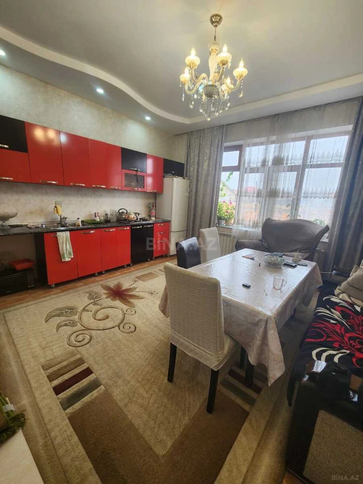 Satılır 5 otaqlı həyət evi 270 m²