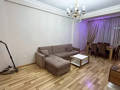 Kirayə verilir 2 otaqlı mənzil 75 m²