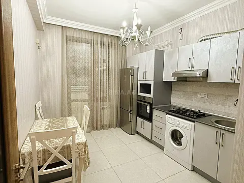 Kirayə verilir 2 otaqlı mənzil 75 m²