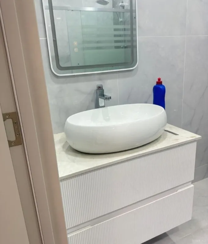 Satılır 2 otaqlı mənzil 63 m²