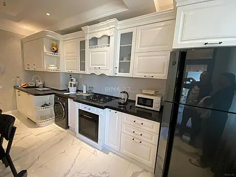 Satılır 3 otaqlı mənzil 110 m²