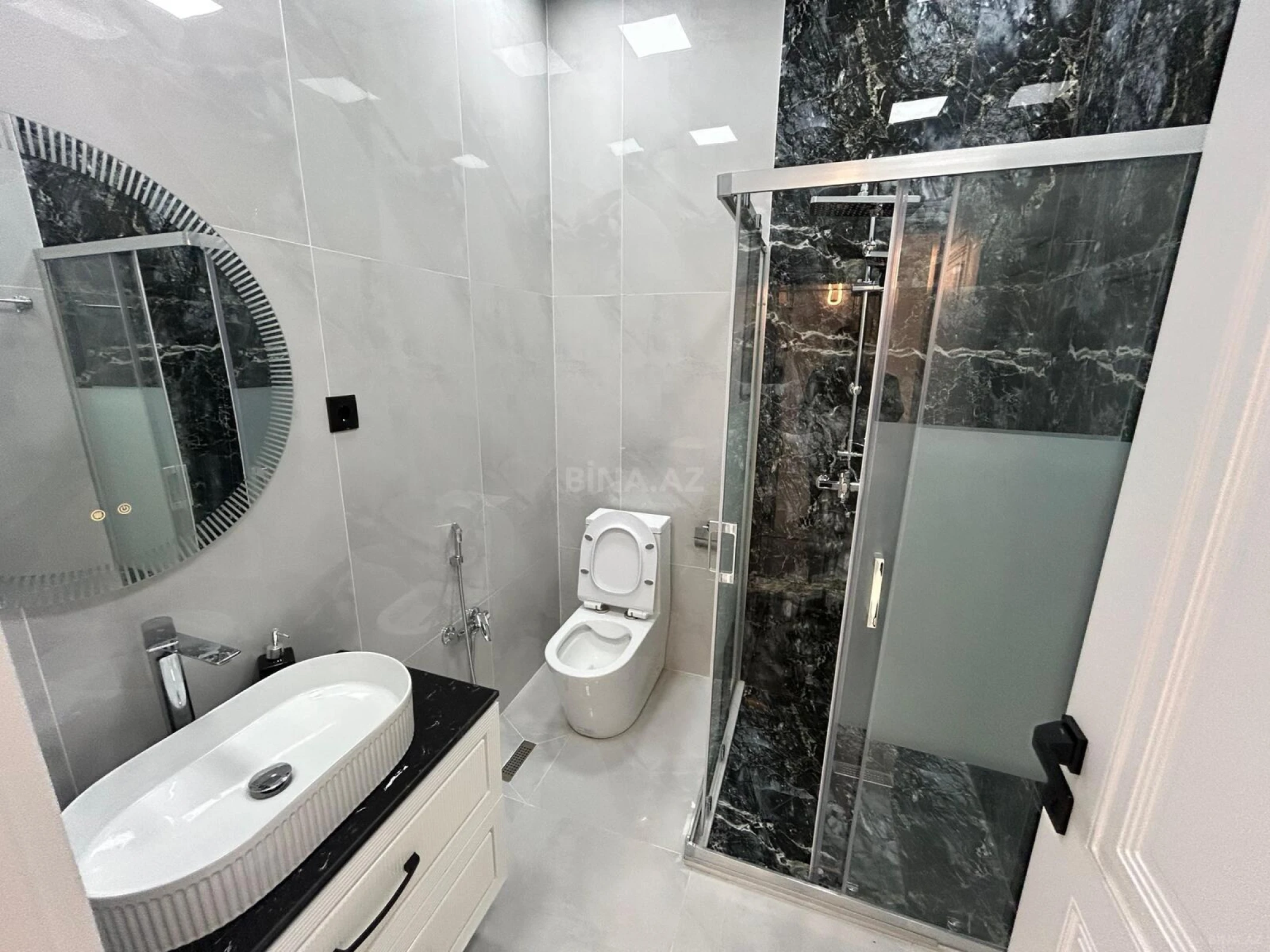 Satılır 5 otaqlı həyət evi 155 m²