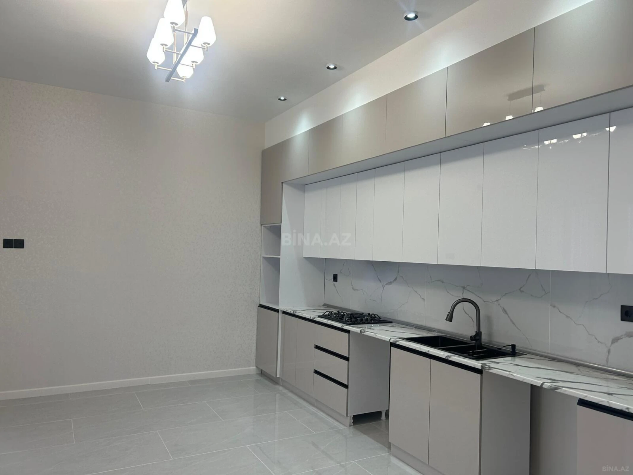 Satılır 5 otaqlı həyət evi 155 m²