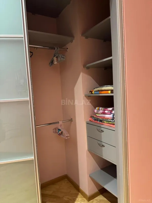 Satılır 3 otaqlı mənzil 140 m²
