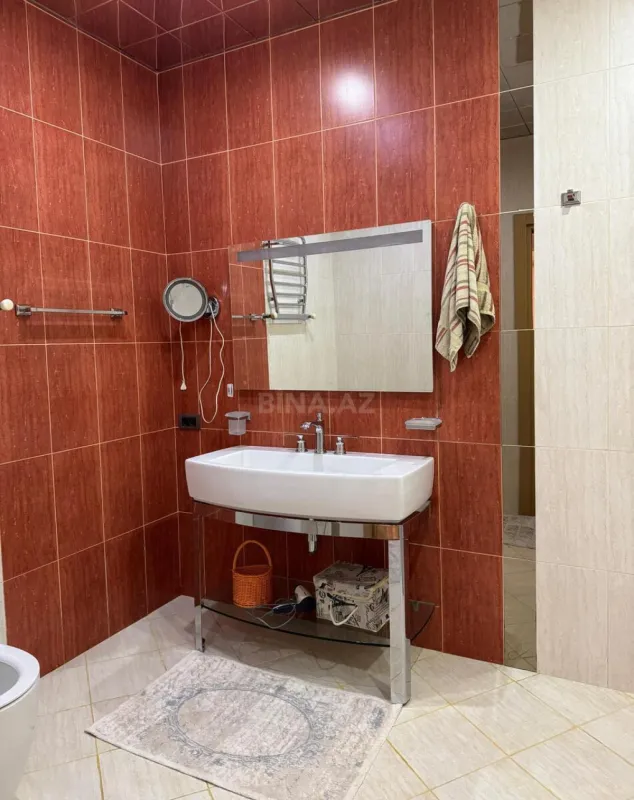 Satılır 3 otaqlı mənzil 140 m²