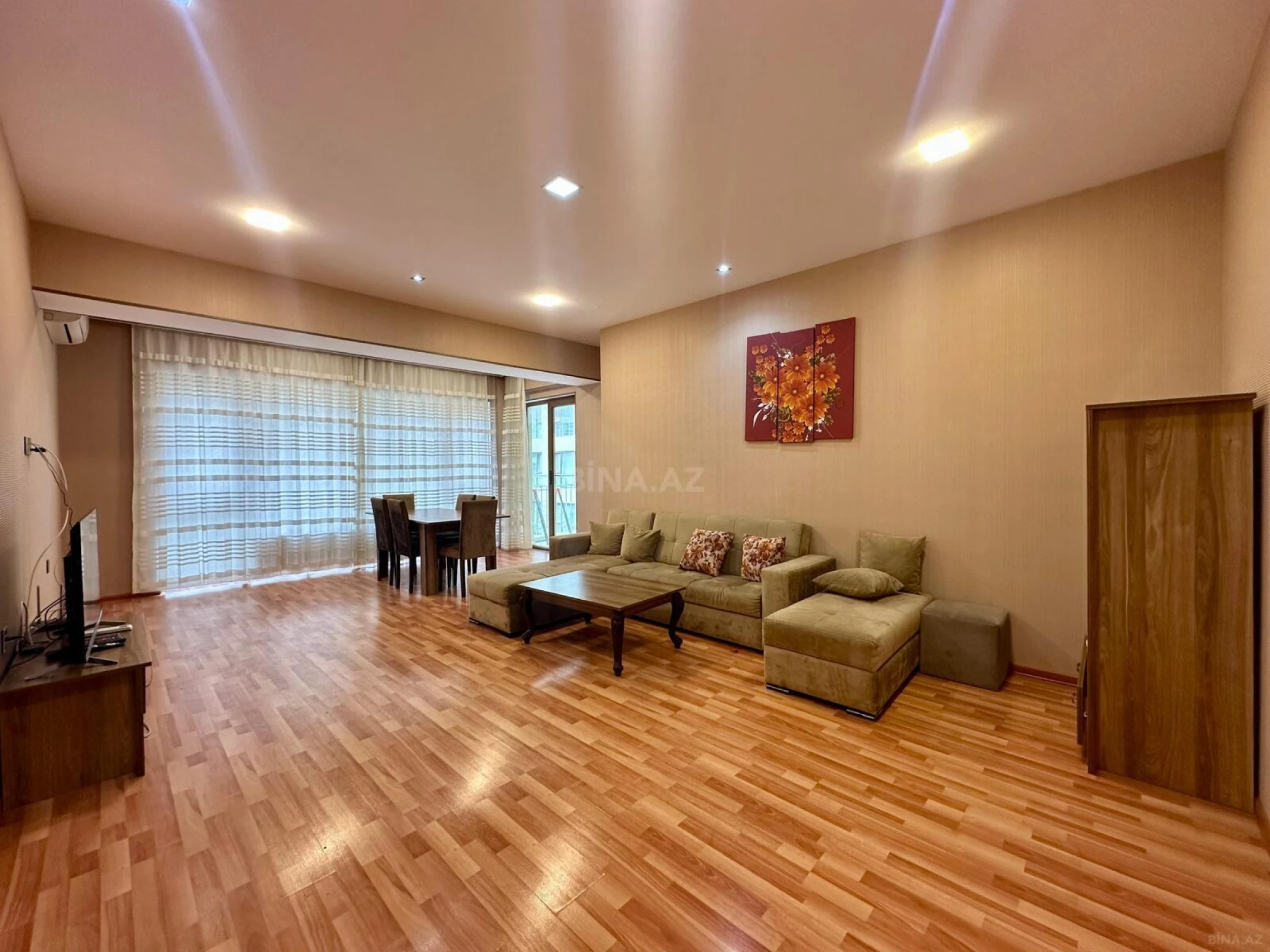 Satılır 3 otaqlı mənzil 120 m²