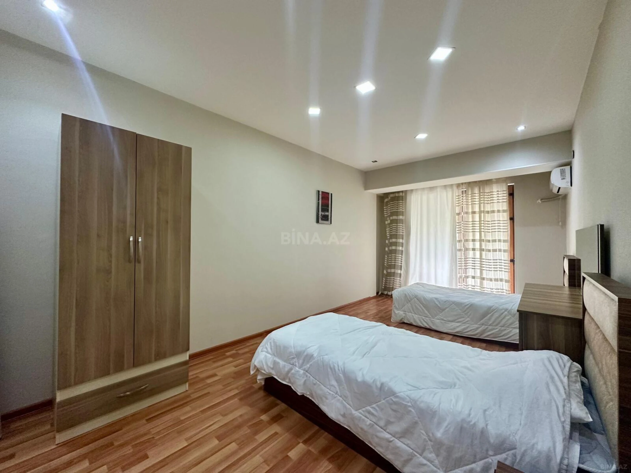 Satılır 3 otaqlı mənzil 120 m²