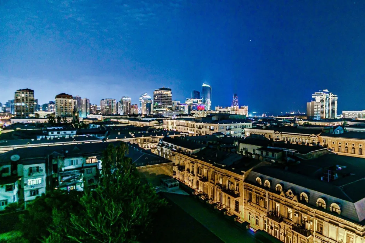 Satılır 3 otaqlı mənzil 160 m²