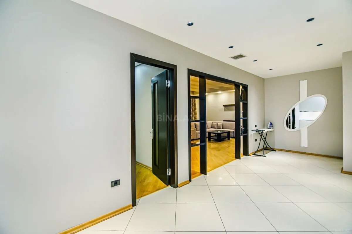 Satılır 3 otaqlı mənzil 160 m²