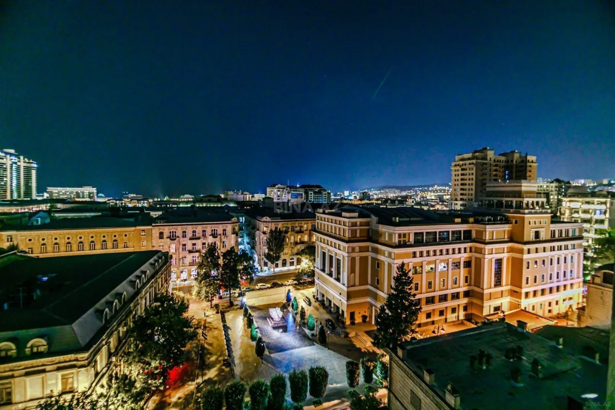 Satılır 3 otaqlı mənzil 160 m²