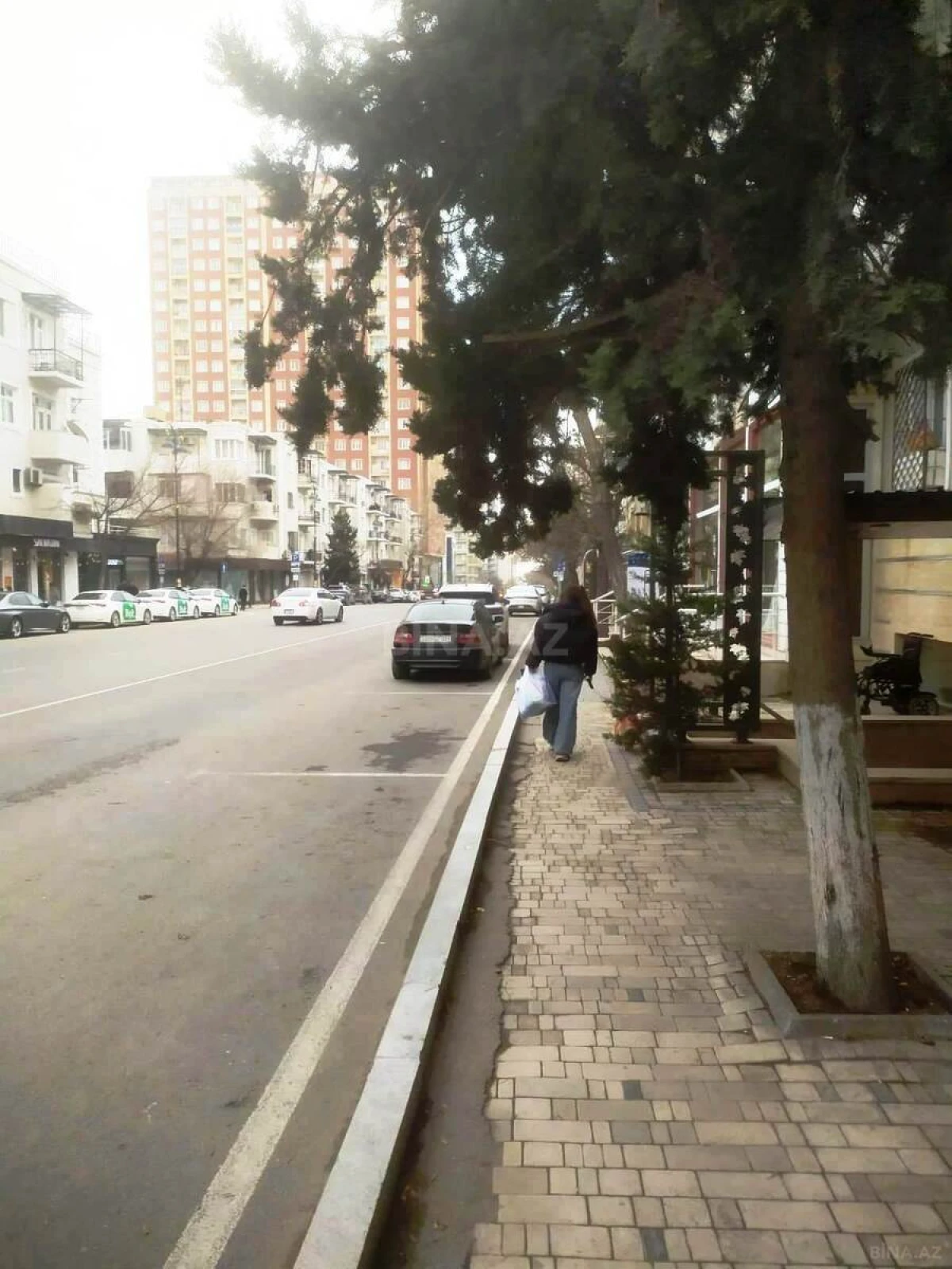 Satılır obyekt 145 m²