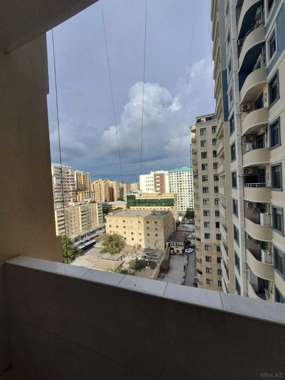 Satılır 2 otaqlı mənzil 68 m²