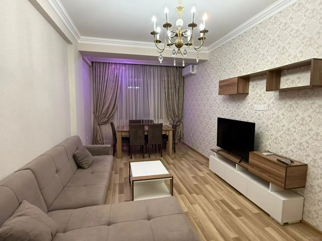 Kirayə verilir 2 otaqlı mənzil 85 m²