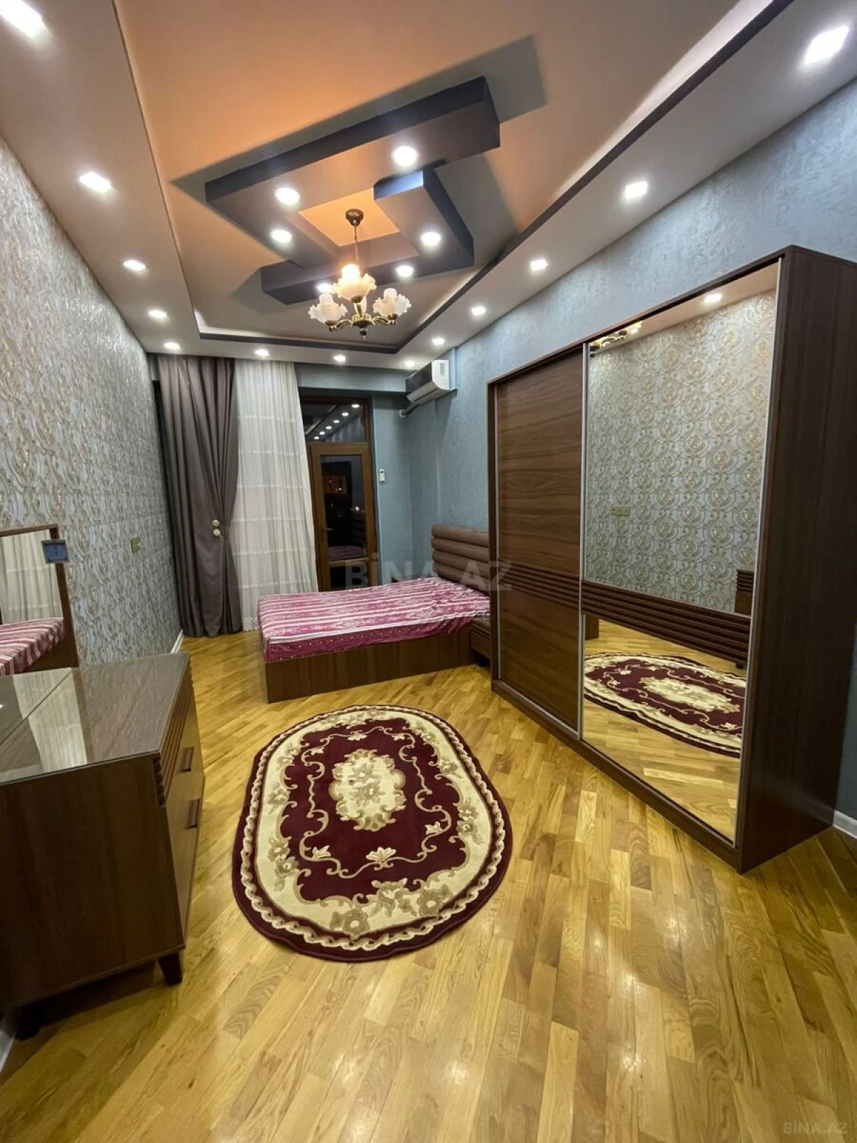Kirayə verilir 2 otaqlı mənzil 70 m²