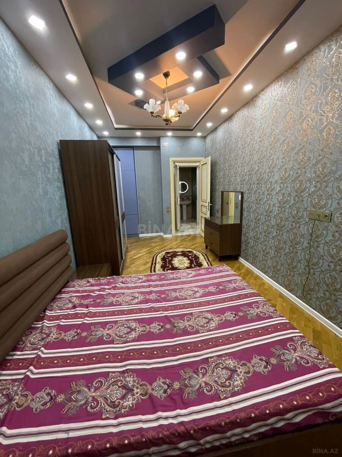 Kirayə verilir 2 otaqlı mənzil 70 m²