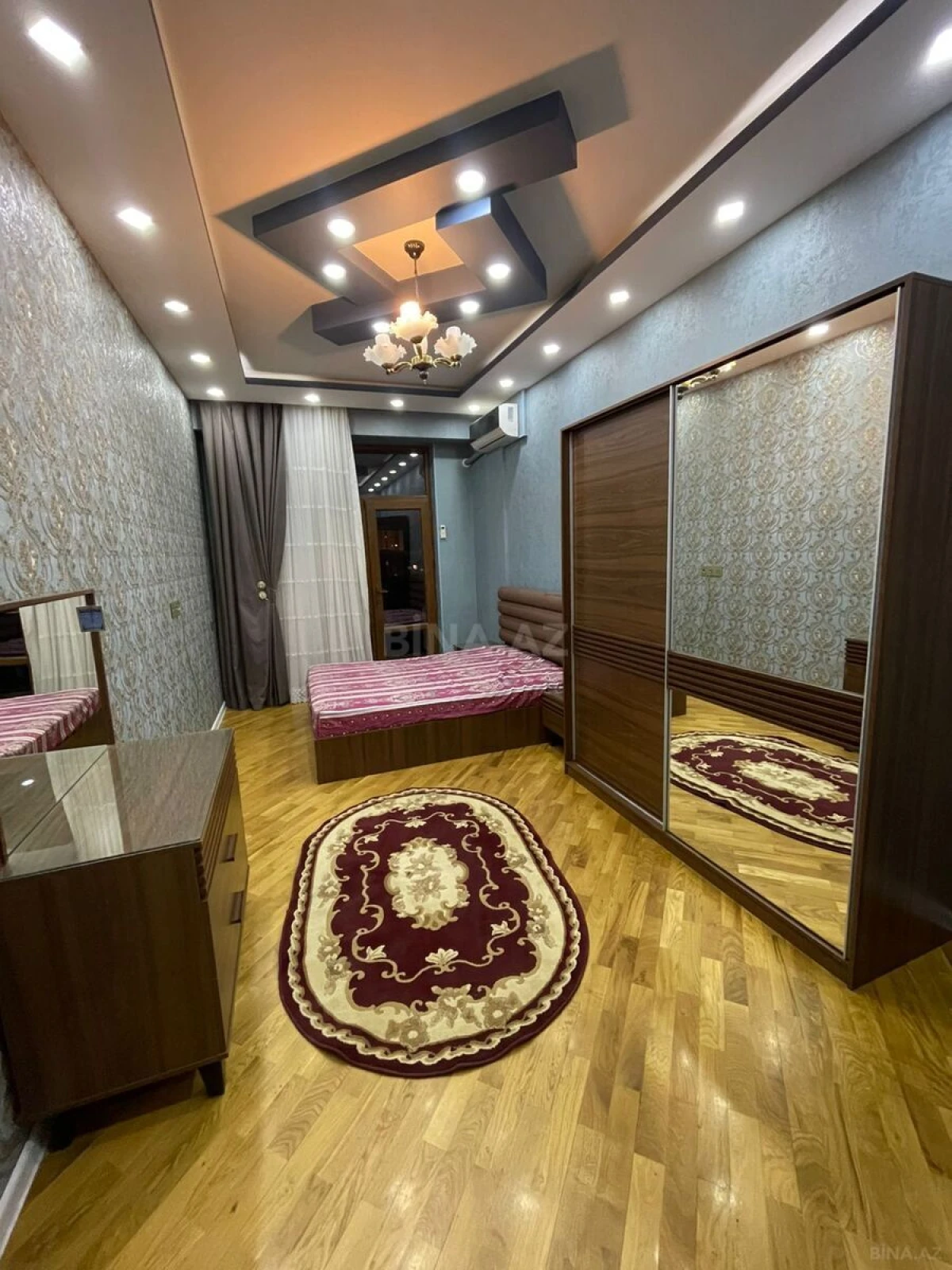 Kirayə verilir 2 otaqlı mənzil 70 m²