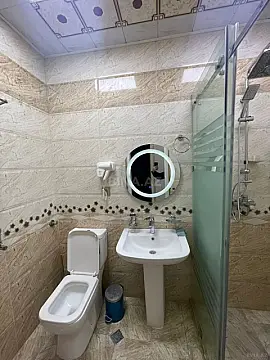 Kirayə verilir 2 otaqlı mənzil 70 m²