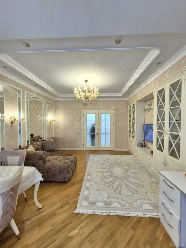 Satılır 3 otaqlı mənzil 144 m²