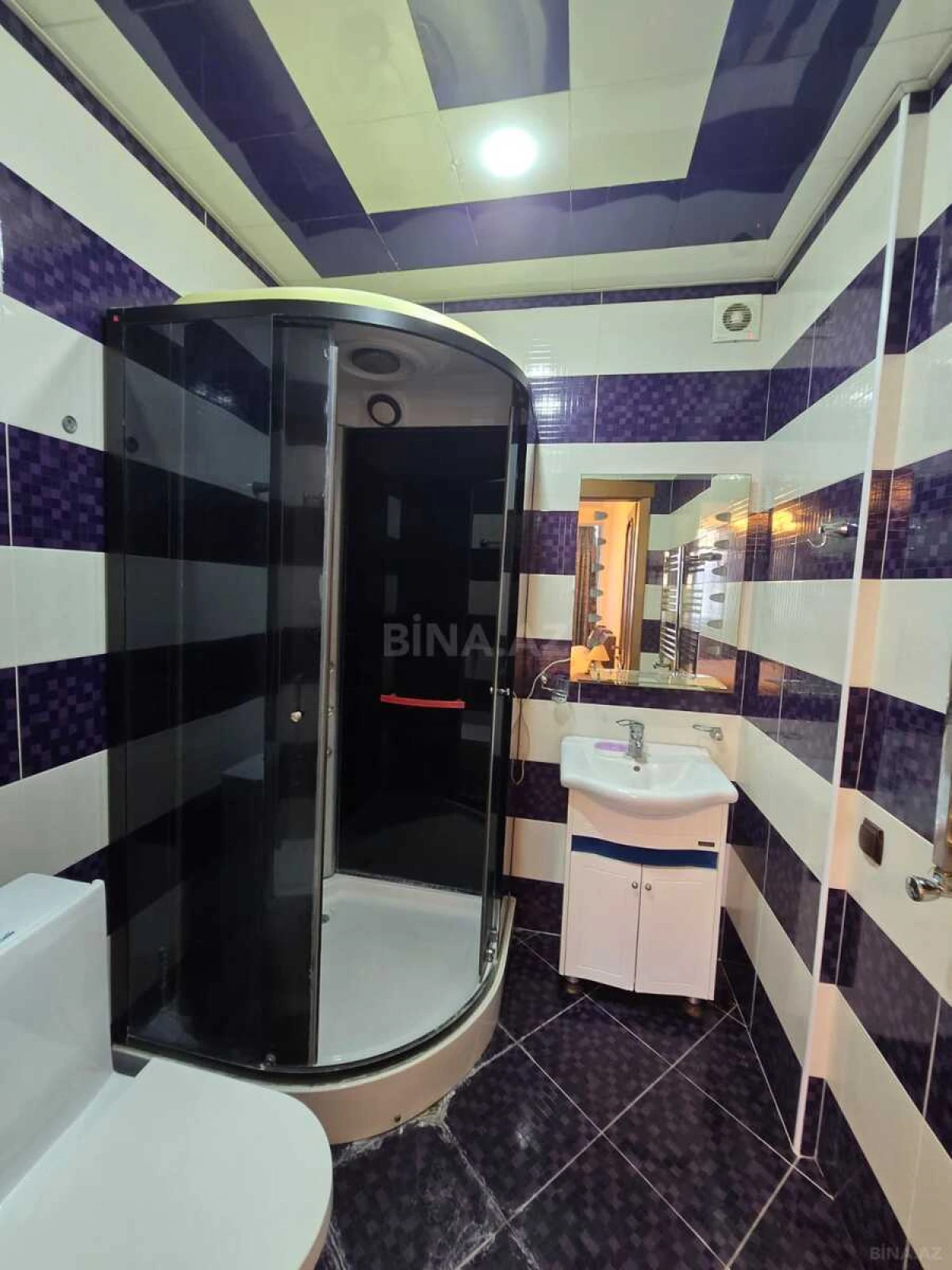 Kirayə verilir 3 otaqlı mənzil 175 m²
