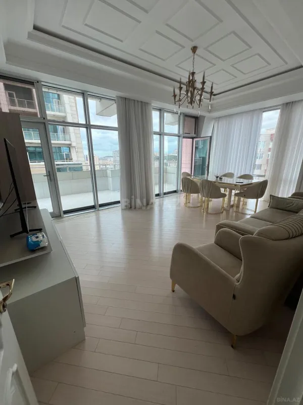 Kirayə verilir 3 otaqlı mənzil 170 m²