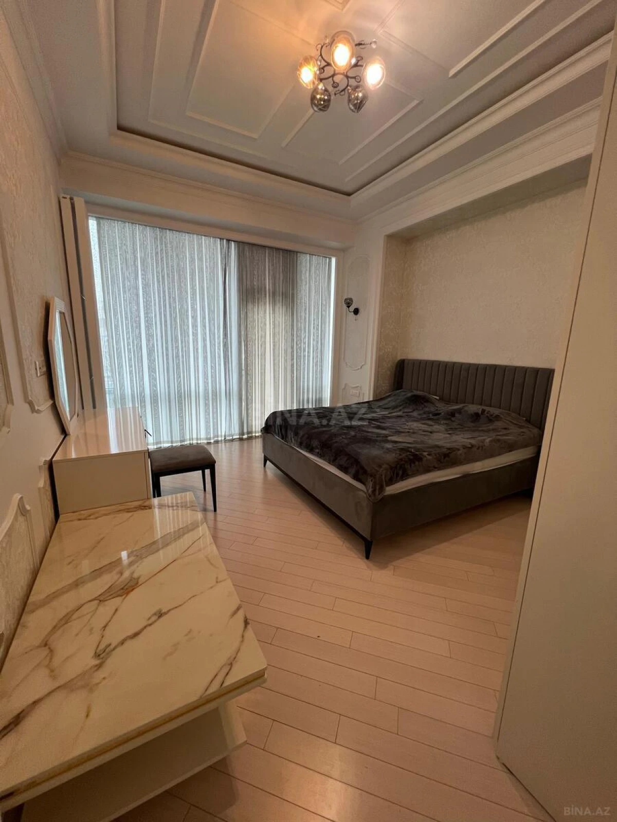Kirayə verilir 3 otaqlı mənzil 170 m²
