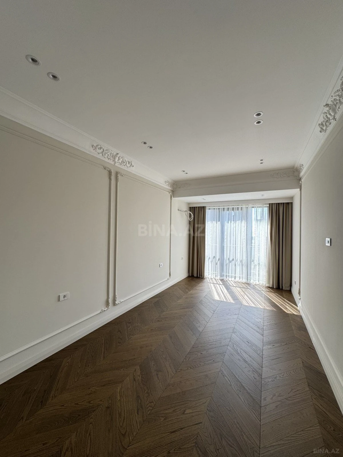 Satılır 3 otaqlı mənzil 127.5 m²