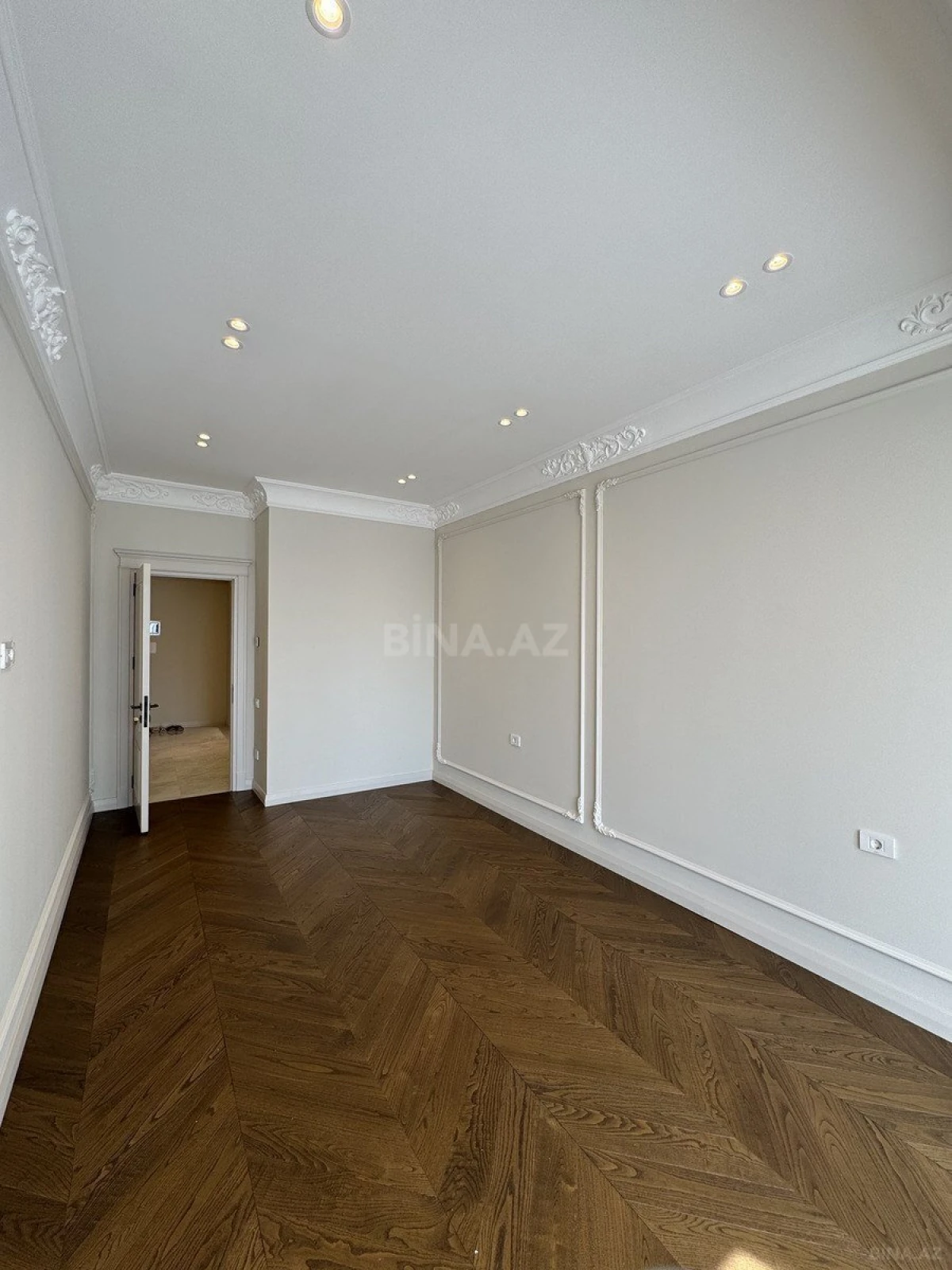 Satılır 3 otaqlı mənzil 127.5 m²
