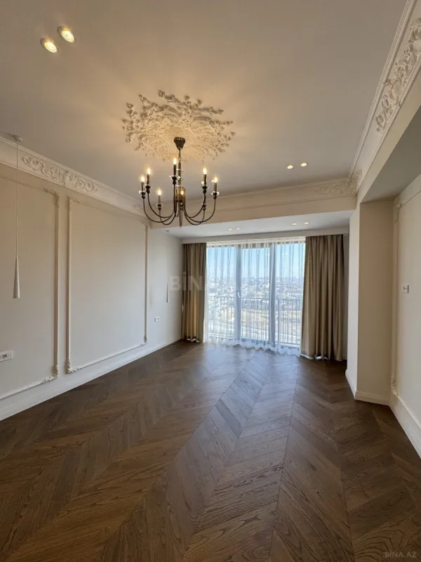 Satılır 3 otaqlı mənzil 127.5 m²