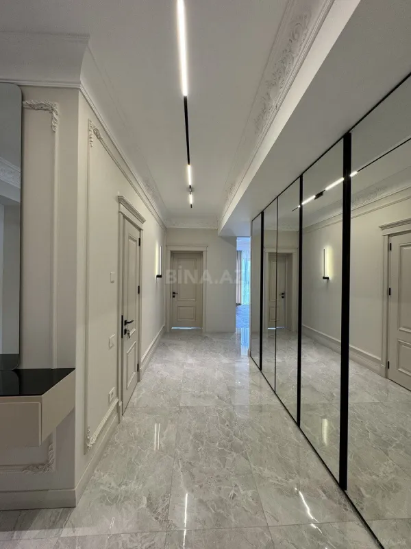 Satılır 3 otaqlı mənzil 127.5 m²