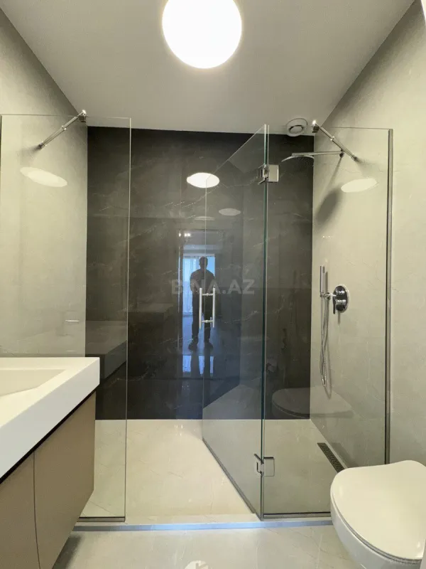 Satılır 3 otaqlı mənzil 127.5 m²