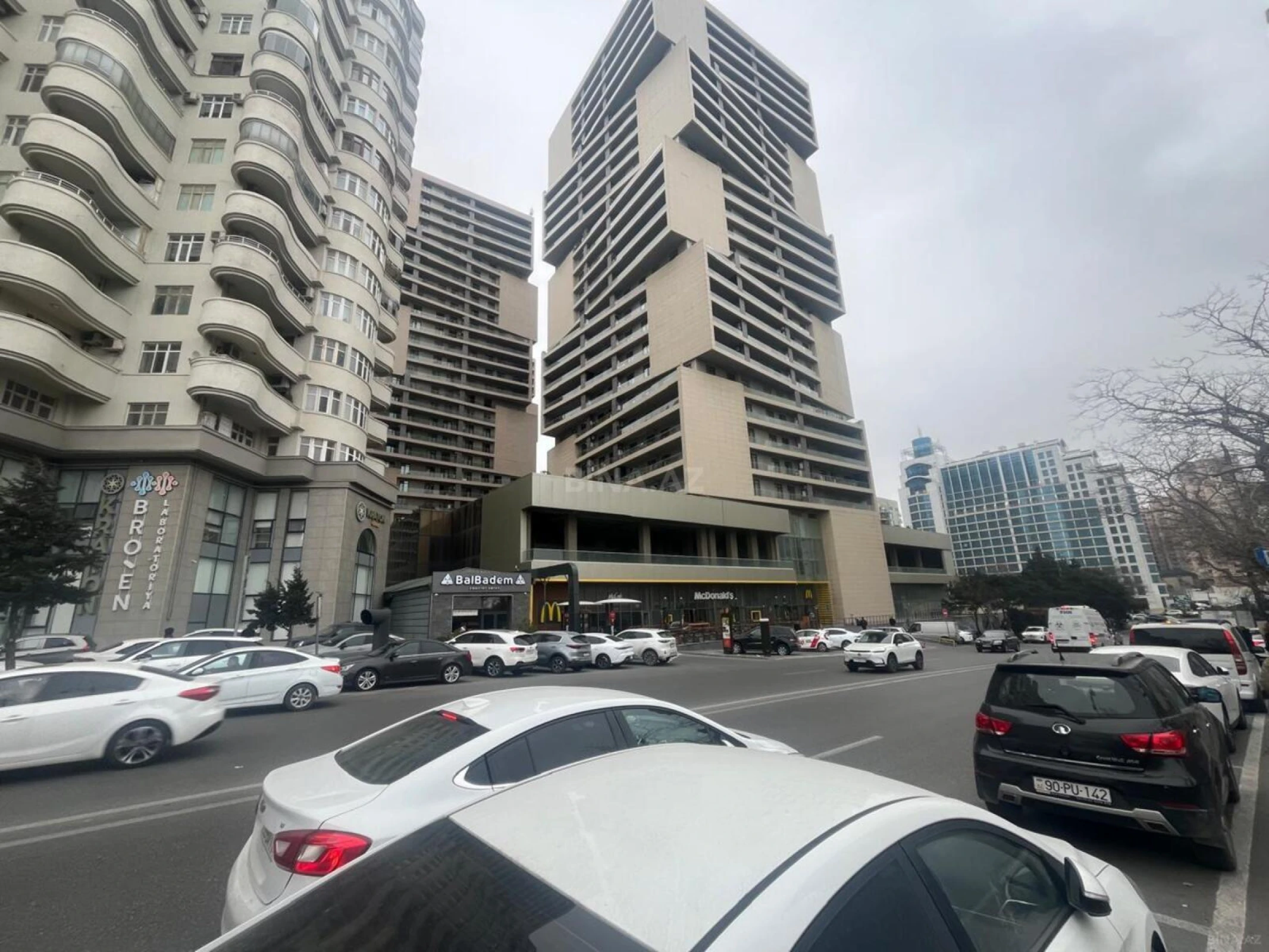 Satılır 2 otaqlı mənzil 65 m²