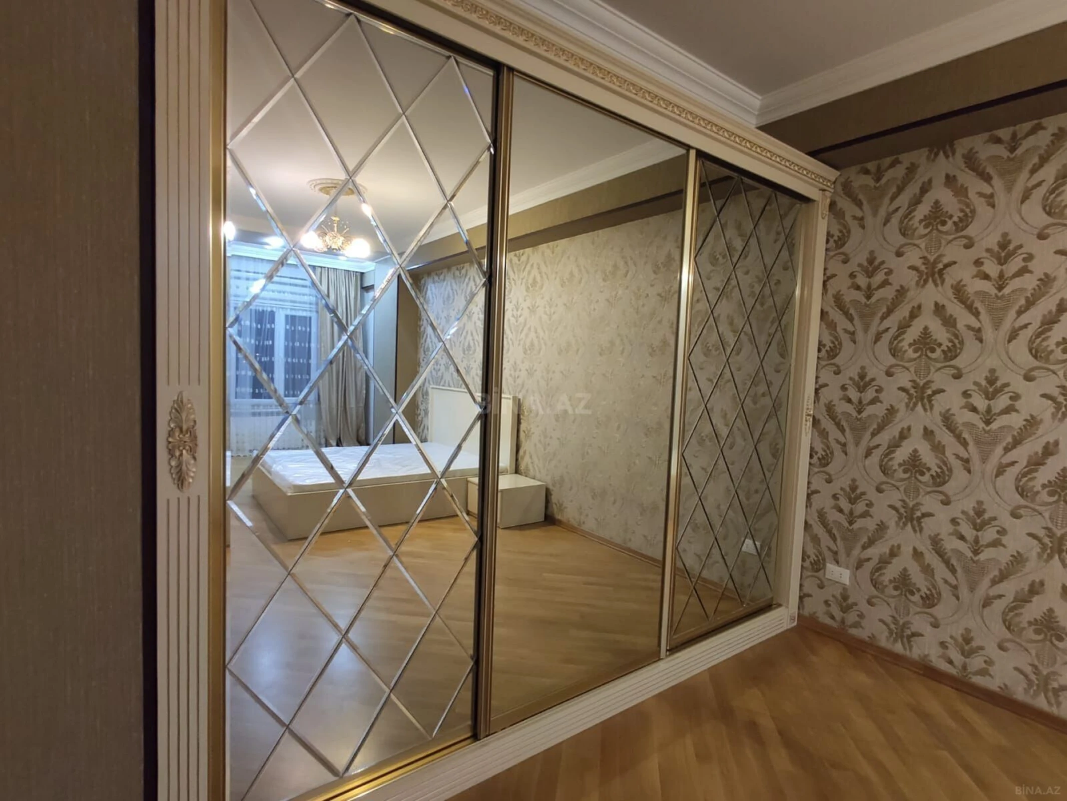 Kirayə verilir 3 otaqlı mənzil 120 m²